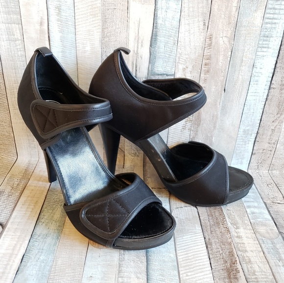 Jessica Simpson black heels -sz 6.5 - Picture 1 of 4